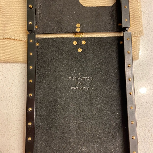 Louis Vuitton Eye-Trunk for iPhone 7 Plus / 8 Plus - Picture 2 of 8